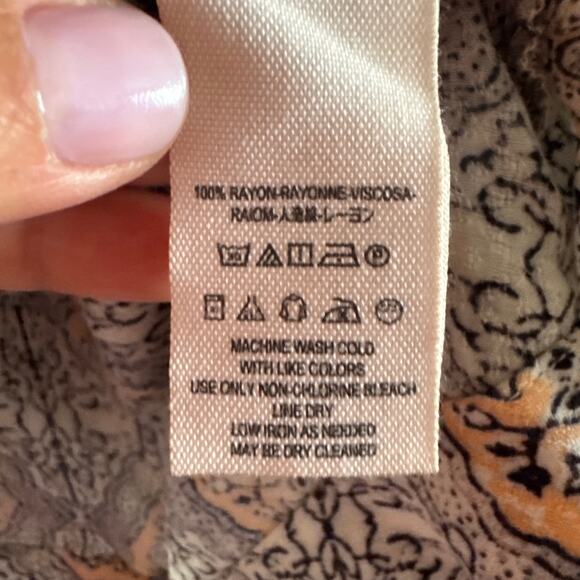 Free People Geometric Top Gray Orange V-Neck Snap Front Bow Long Sleeve Sz L - Picture 4 of 5